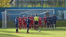 První vítězství před vlastními fanoušky v tomto ročníku MSFL vybojovali fotbalisté Nového Města na Moravě (v modrém) stylově. V sobotním derby zdolali Velké Meziříčí (v červeném) 3:2.