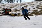 Ke slovu se dostaly lyže a snowboardy.