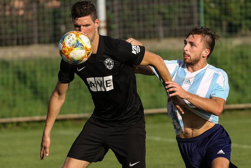 Z divizního fotbalového utkání Poříčany - Čáslav (2:0)