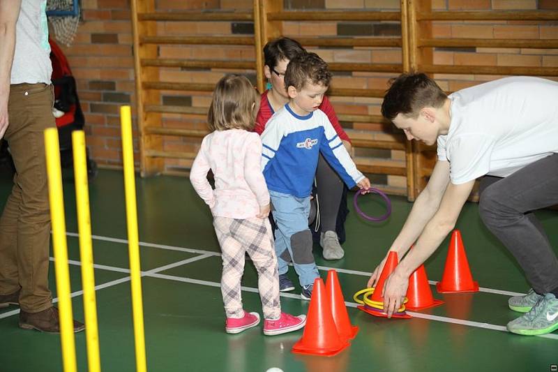 Nymburští basketbalisté sportovali s dětmi 