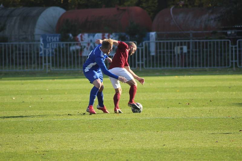 Z fotbalového utkání krajského přeboru Bohemia Poděbrady - Slovan Lysá