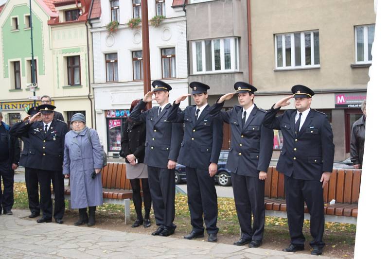 Kladení věnců v Lysé nad Labem