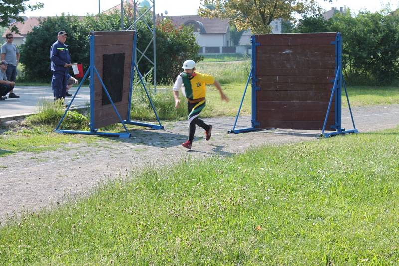 Z národního finále hasičské soutěže Dobráci roku 2016 v Nymburce.