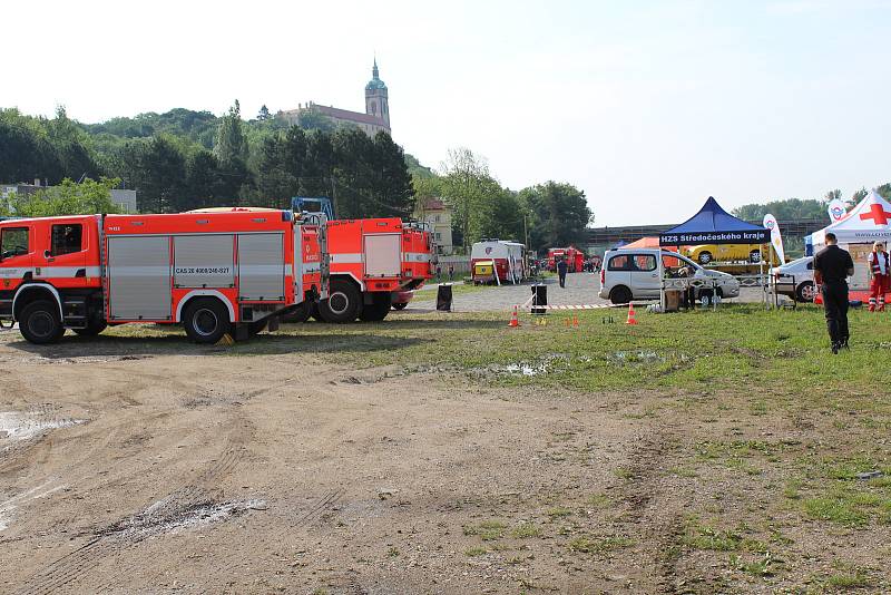 Desítky škol z celého kraje a dokonce i ze severních Čech navštívily devátý ročník Dnu bezpečí a pořádku v mělnickém přístavu.