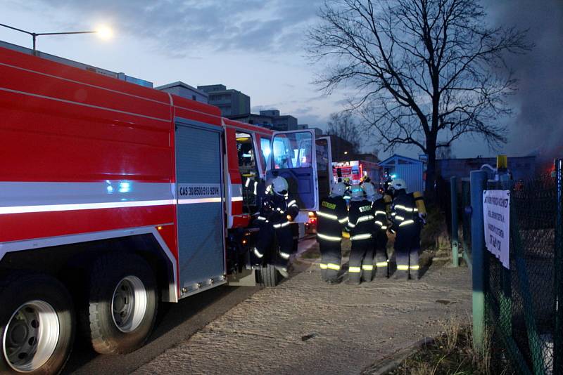 Požár bývalé výtopny na sídlišti v Jankovicích v Nymburce.