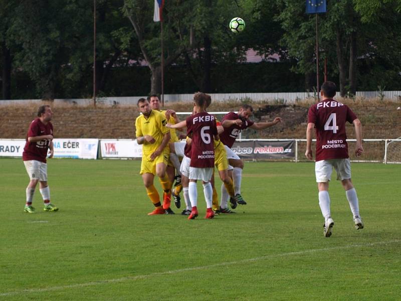 Z fotbalového utkání okresního přeboru Bohemia Poděbrady B - Běrunice (7:0)