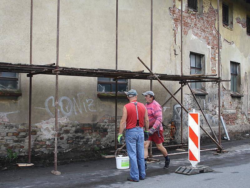 Rekonstrukce statku omezí provoz na jednosměrný do konce srpna. 