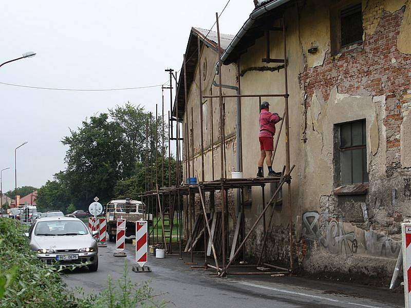 Rekonstrukce statku omezí provoz na jednosměrný do konce srpna. 