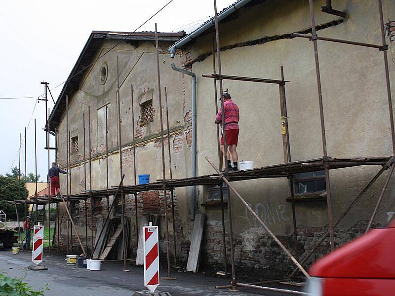 Rekonstrukce statku omezí provoz na jednosměrný do konce srpna. 