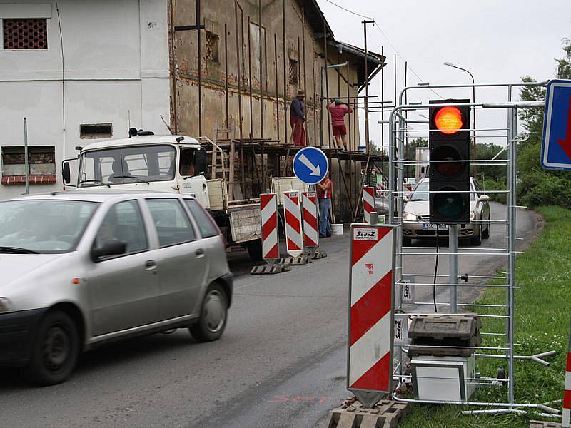 Rekonstrukce statku omezí provoz na jednosměrný do konce srpna. 