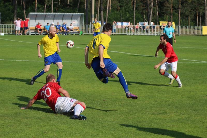 Z divizního fotbalového utkání Ostrá - Neratovice/Byškovice (1:3)