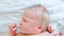 Sára Weigrichtová se narodila v nymburské porodnici 27. dubna 2022 v 12:26 hodin s váhou 3300 g a mírou 49 cm. V Radonicích bude holčička bydlet s maminkou Klárou, tatínkem Ondřejem a sestřičkou Adinou (1 rok).
