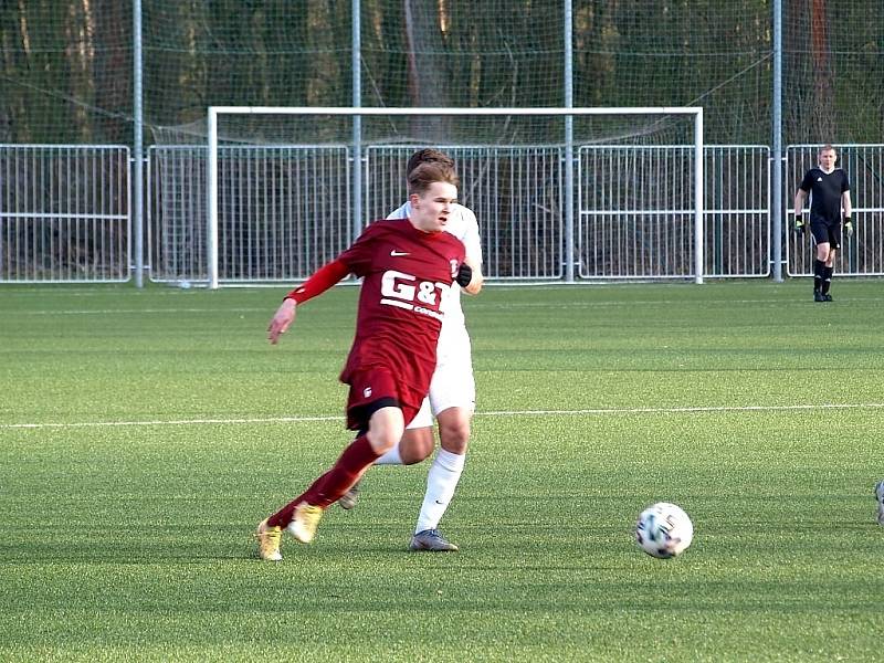 Z fotbalového utkání okresního přeboru Bohemia Poděbrady B - Polaban Nymburk B (0:2)