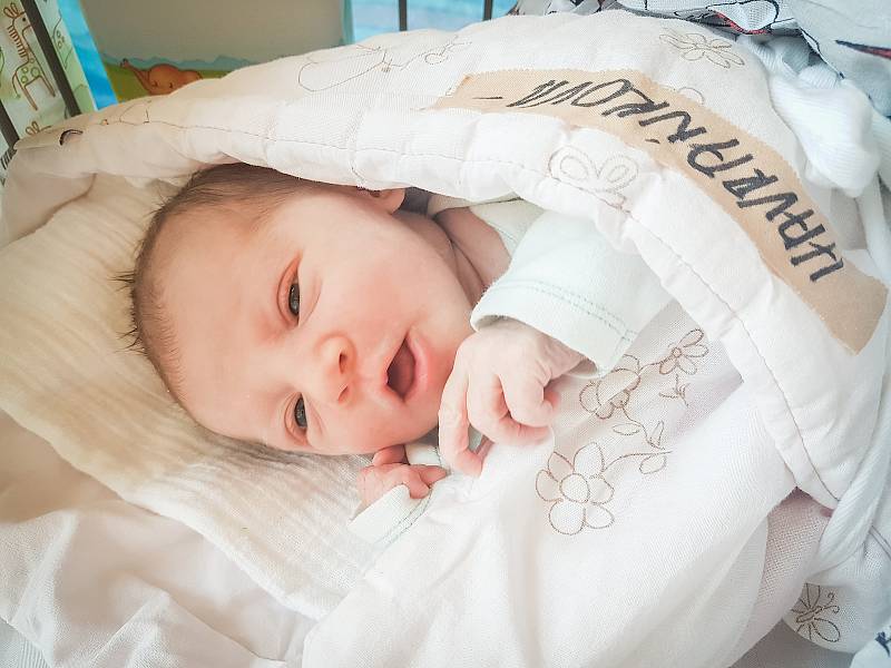 Barbora Havránková, Semice. Narodila se 24. března 2020 ve 4.34 hodin v nymburské porodnici, vážila 2980 g a měřila 49 cm. Z prvorozené holčičky se radují maminka Kateřina a tatínek Jaroslav.