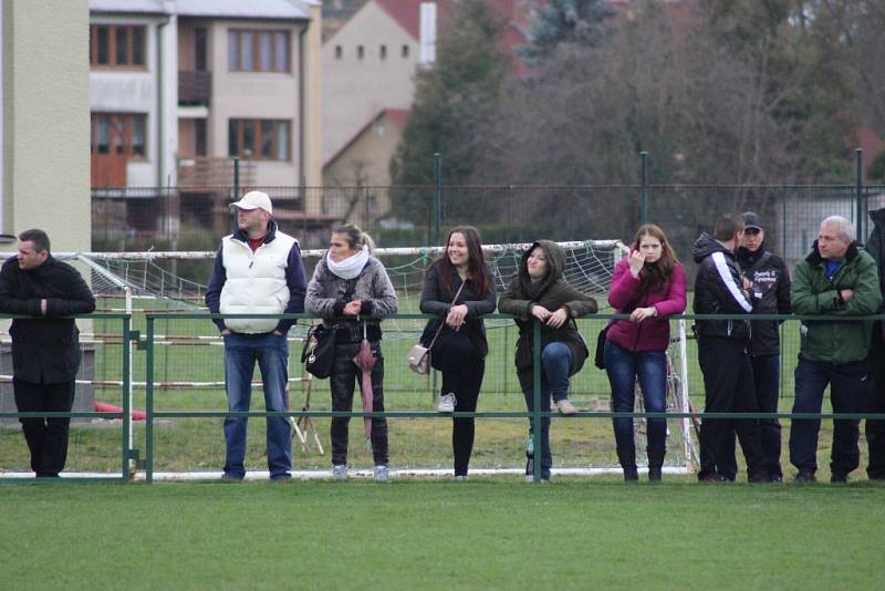 Z fotbalového utkání krajského přeboru Polaban Nymburk - Suchdol (2:0)