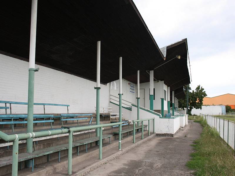 Současný neutěšený stav stadionu v ulici Maršála Koněva