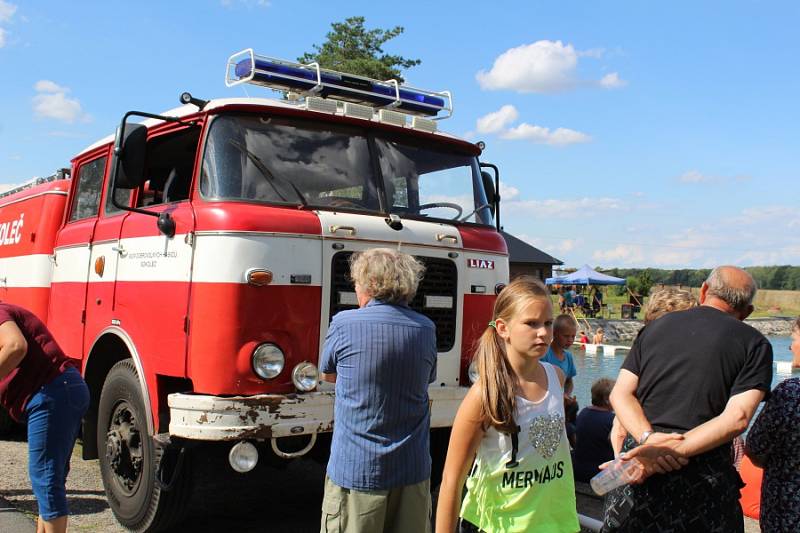 Sokolečská lávka v režii místních sokolů a dobrovolných hasičů přinesla báječnou zábavu.