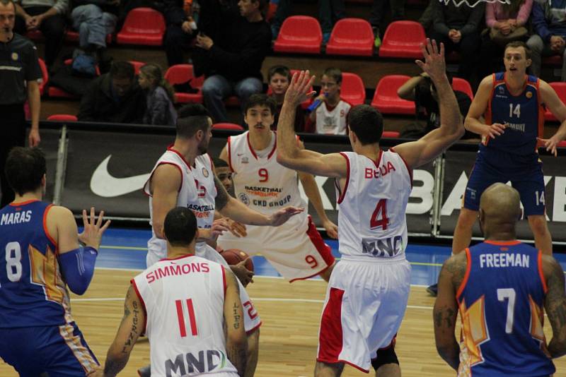 Z basketbalového utkání VTB ligy Nymburk - Minsk (79:65)