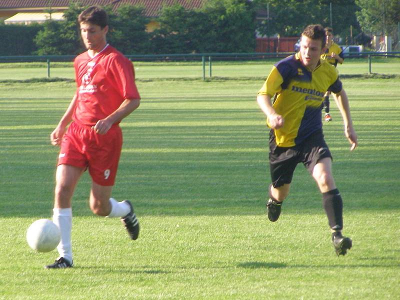 Z fotbalového střetnutí I.B třídy Slovan Lysá - AFK Pečky (5:0)