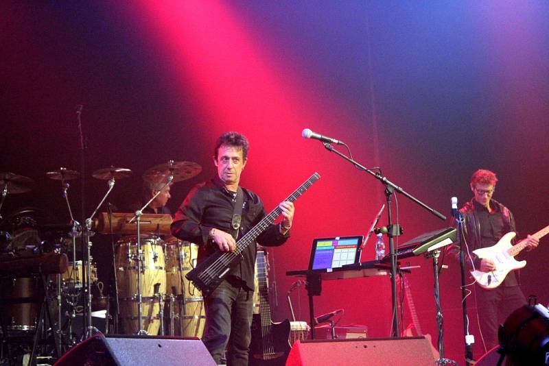 Sobotní večer patřil skladateli a kytaristovi Ericu Serrovi.