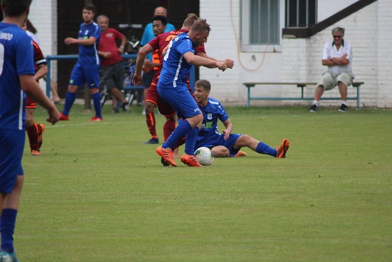 Z přípravného fotbalového utkání Slovan Poděbrady - Český Brod B (1:4)