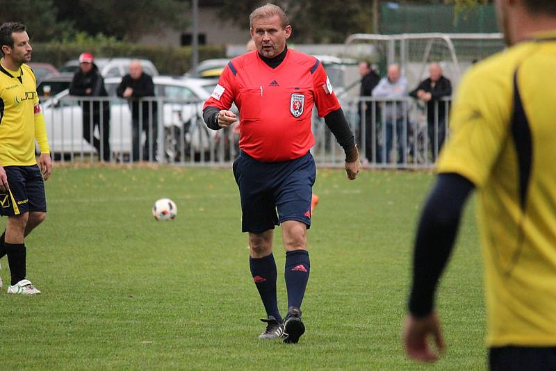 Okresní fotbalové derby I.B třídy vyhrála Loučeň, doma porazila Pátek 4:2.