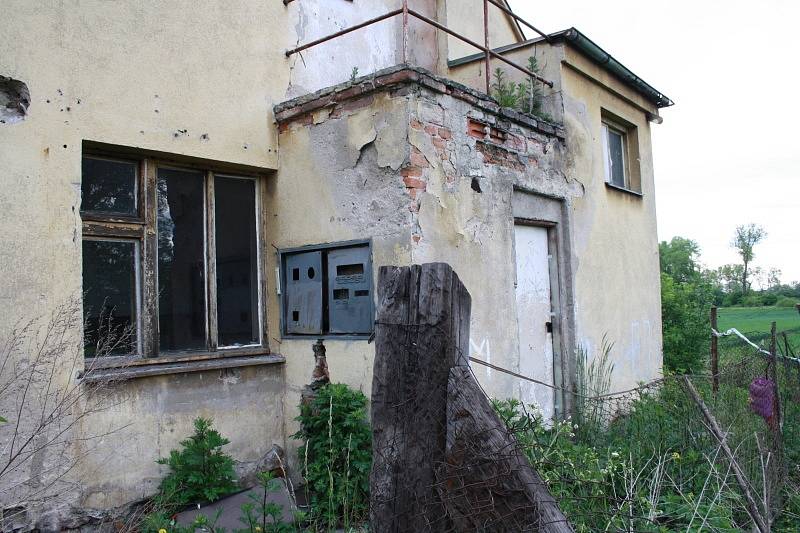 Drážní domek, ve kterém byla nalezena zavražděná Lucie V.