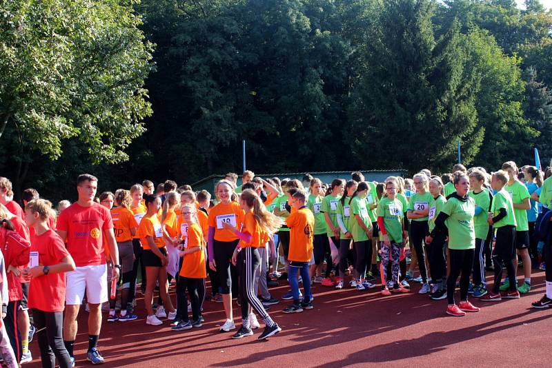 Vítězem se stala štafeta Základní školy TGM, která zvládla maratonskou trať v čase pod dvě hodiny.