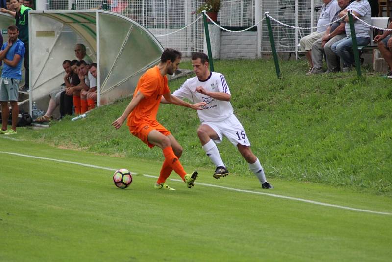 Z fotbalového utkání krajského přeboru Semice - Poříčany (1:0)