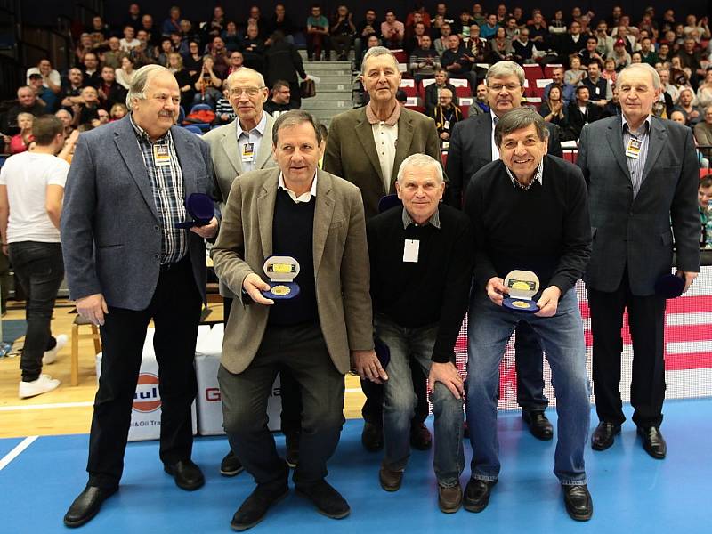 Z basketbalového utkání Ligy mistrů Nymburk - AEK Atény (82:93)