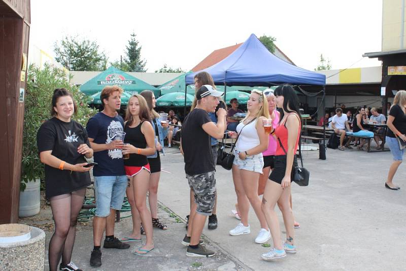 Festival přilákal do Letního kotle u nádraží na dvě stovky návštěvníků.