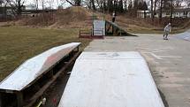 Vandalové poničili nymburský skatepark.