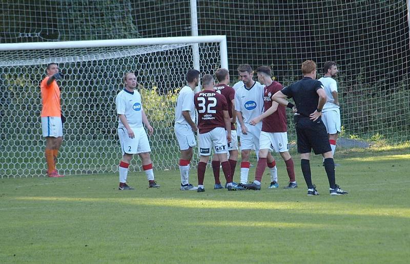 Z fotbalového utkání krajského přeboru Bohemia Poděbrady - Tuchlovice (0:0, na penalty 4:2)