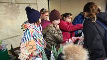 Sídlištní jarmark připravili učitelé a žáci Základní školy Letců R.A.F v Nymburce už po osmé.