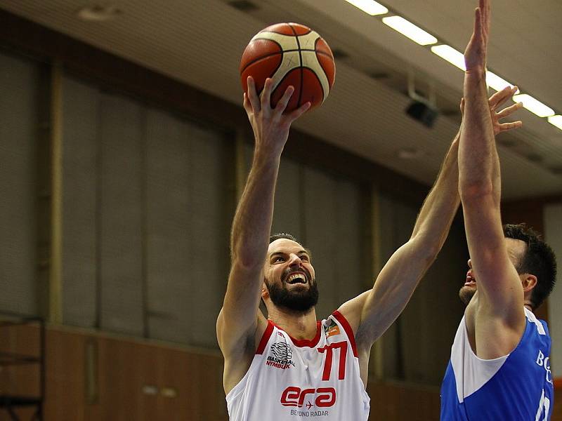 Z basketbalového utkání Kooperativa NBL Nymburk - Ostrava (95:81)