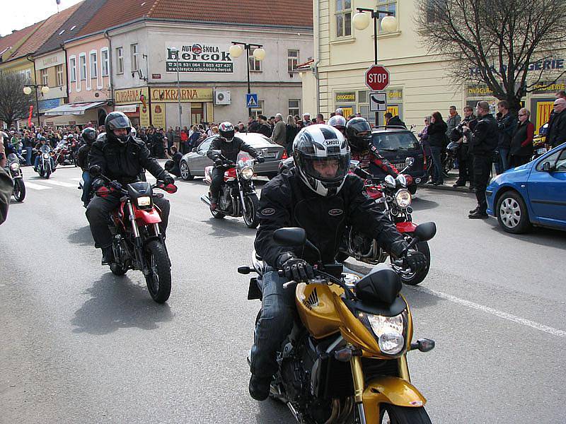 Zahájení motorkářské sezóny v Poděbradech