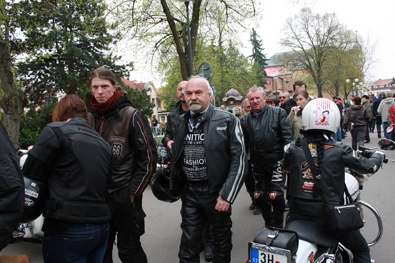 Zahájení motorkářské sezony v Poděbradech.