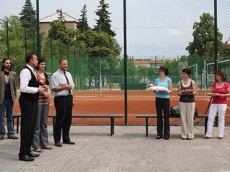 Slavnostní otevření sportoviště Na Valech také pro veřejnost. 