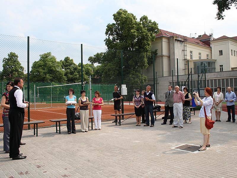 Slavnostní otevření sportoviště Na Valech také pro veřejnost. 