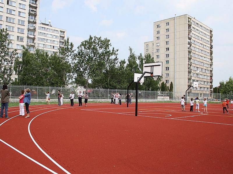 Slavnostní otevření sportoviště Na Valech také pro veřejnost. 