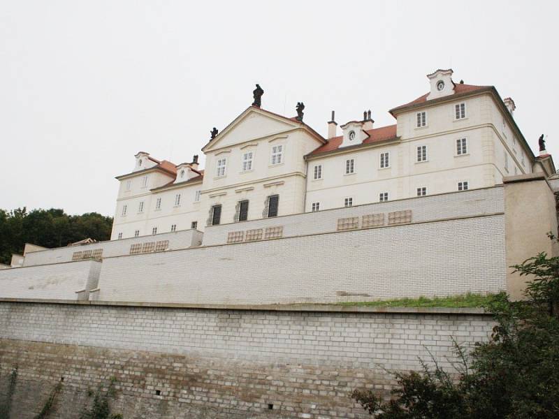 Nedodělané klášterní terasy v Lysé nad Labem.