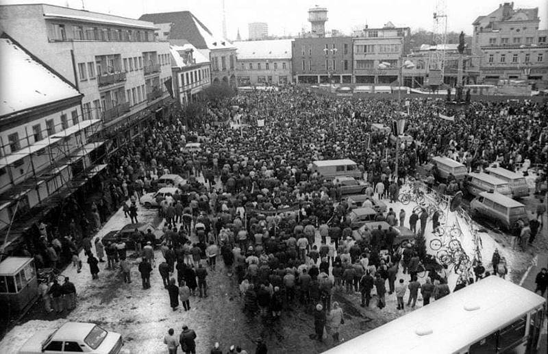 Revoluční listopadové dny roku 1989 v Nymburce.