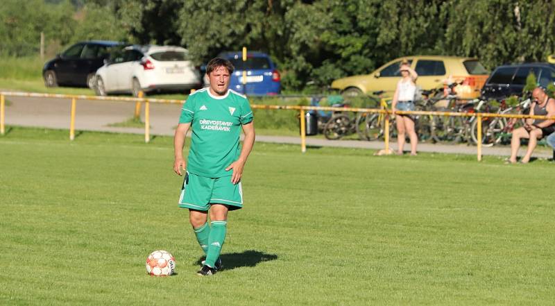 Z fotbalového utkání okresního přeboru Přerov nad Labem - Všejany (3:2)