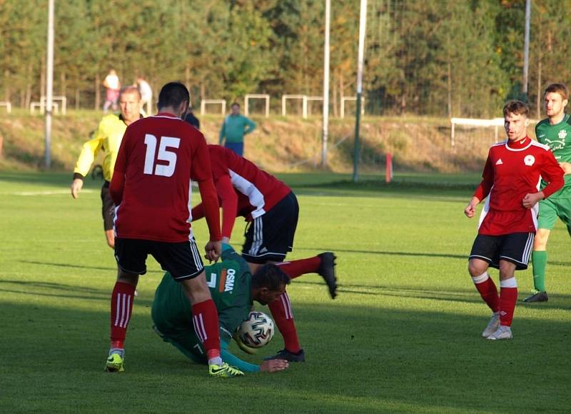 Z fotbalového utkání I.B třídy Semice - Ostrá (1:3)