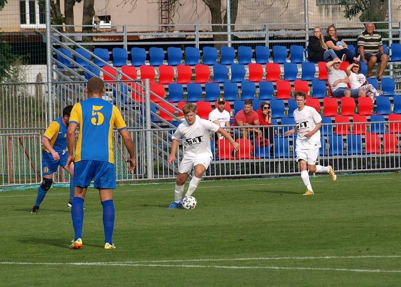 Z fotbalového utkání okresního přeboru Bohemia Poděbrady B - Všejany (2:1)