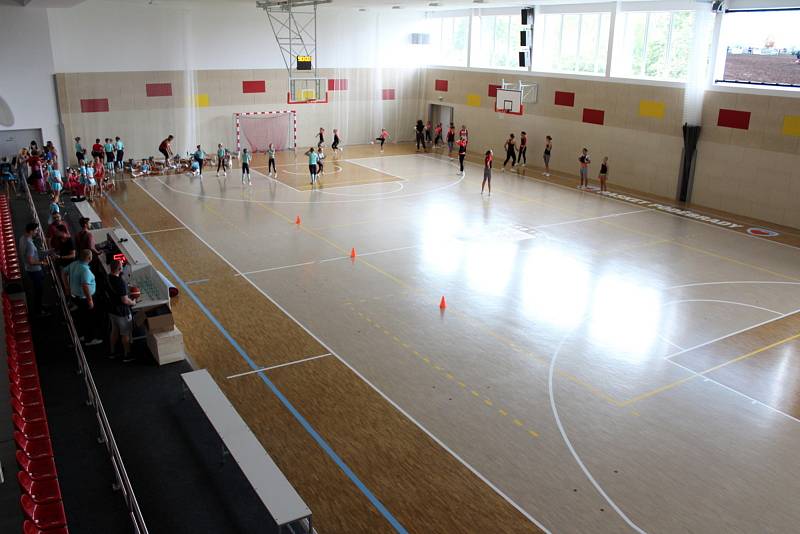 Sportovní hala v Poděbradech.