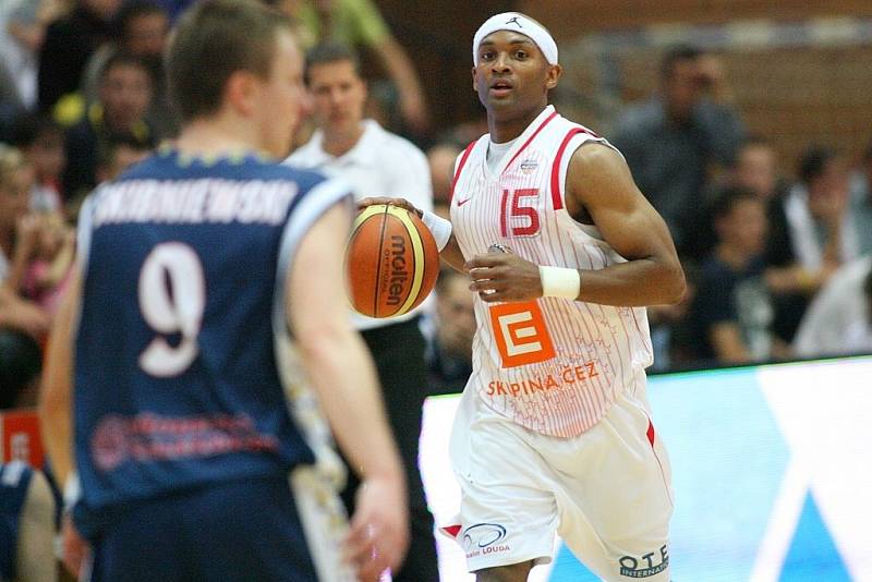 Z prvního semifinálového utkání Mattoni NBL Nymburk - Prostějov (90:60)