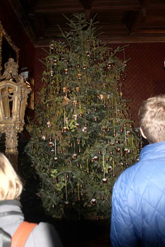 Zahájení expozice s názvem Příběh vánočního stromečku na loučeňském zámku.