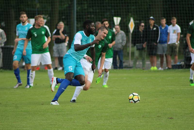 Z fotbalového utkání ČFL Polaban Nymburk - Loko Vltavín (0:0, penalty 6:7)