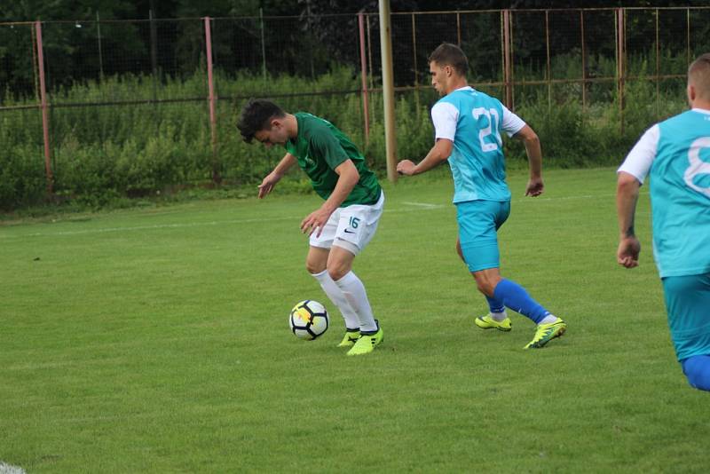 Z fotbalového utkání ČFL Polaban Nymburk - Loko Vltavín (0:0, penalty 6:7)